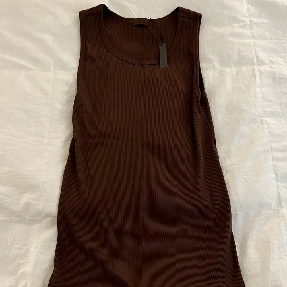 SKIMS Boyfriend Tank NWT L Cocoa